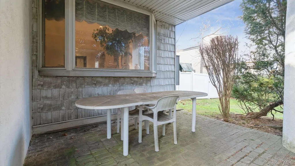 178 Wildacre Avenue Lawrence NY 11559
