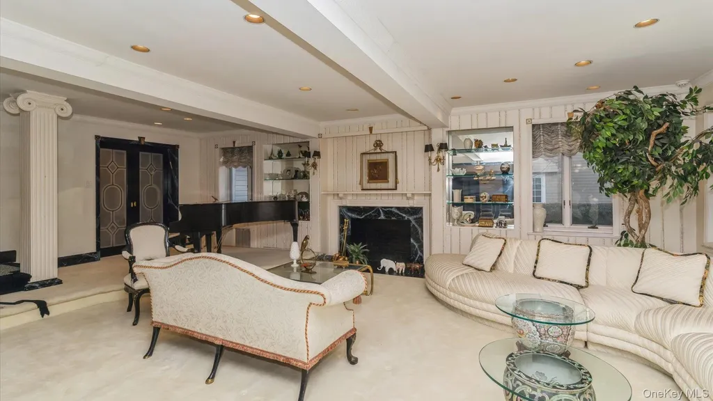 178 Wildacre Avenue Lawrence NY 11559
