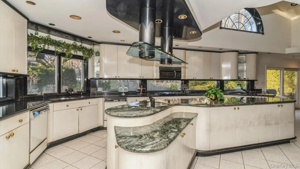 178 Wildacre Avenue Lawrence NY 11559