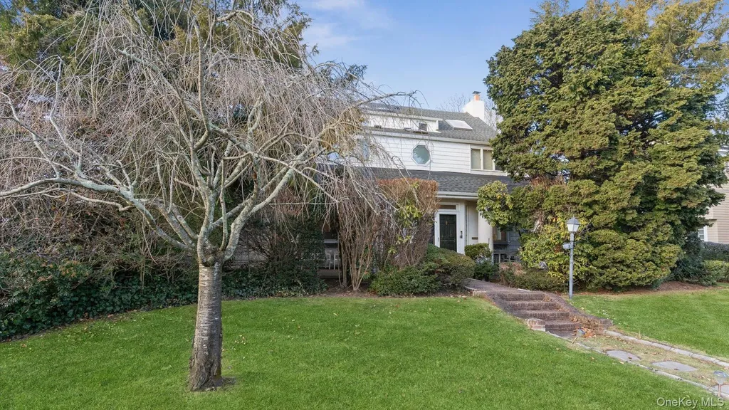 178 Wildacre Avenue Lawrence NY 11559