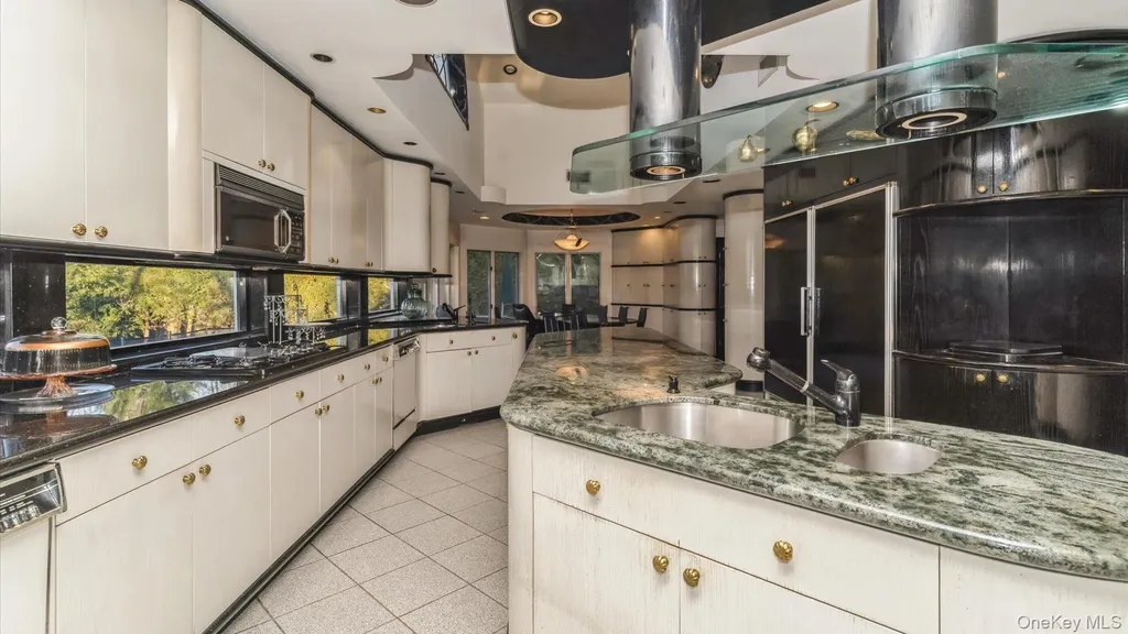 178 Wildacre Avenue Lawrence NY 11559