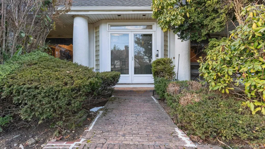 178 Wildacre Avenue Lawrence NY 11559