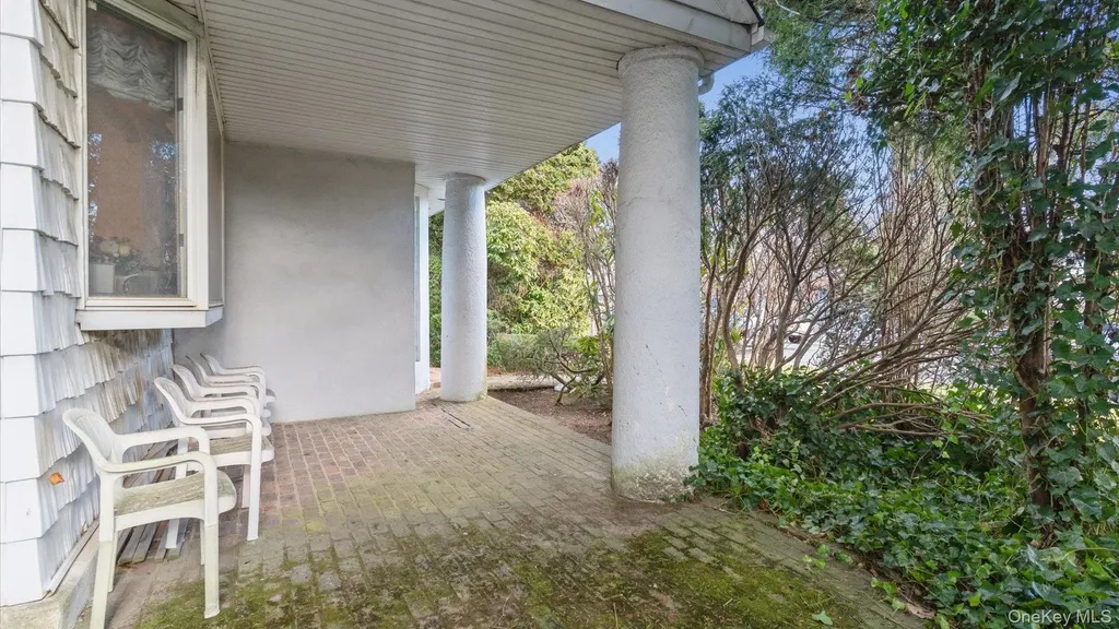 178 Wildacre Avenue Lawrence NY 11559