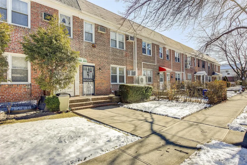 7533 168th Street Fresh Meadows NY 11366
