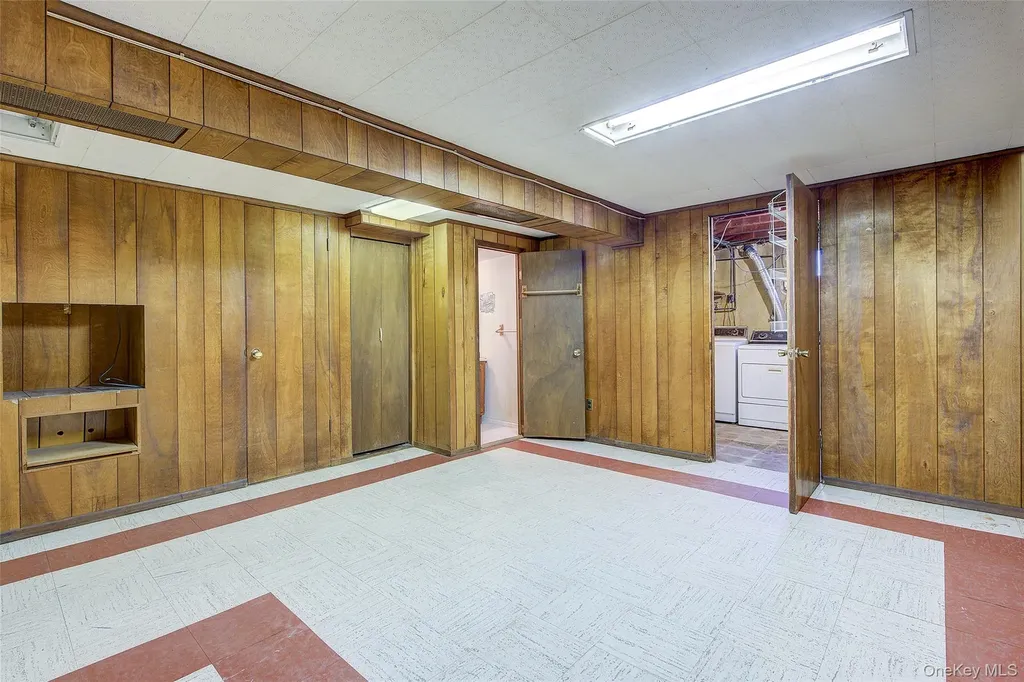 7533 168th Street Fresh Meadows NY 11366