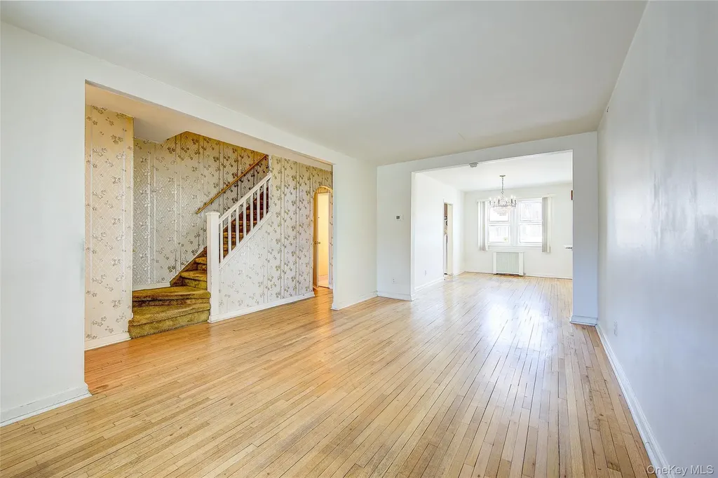 7533 168th Street Fresh Meadows NY 11366