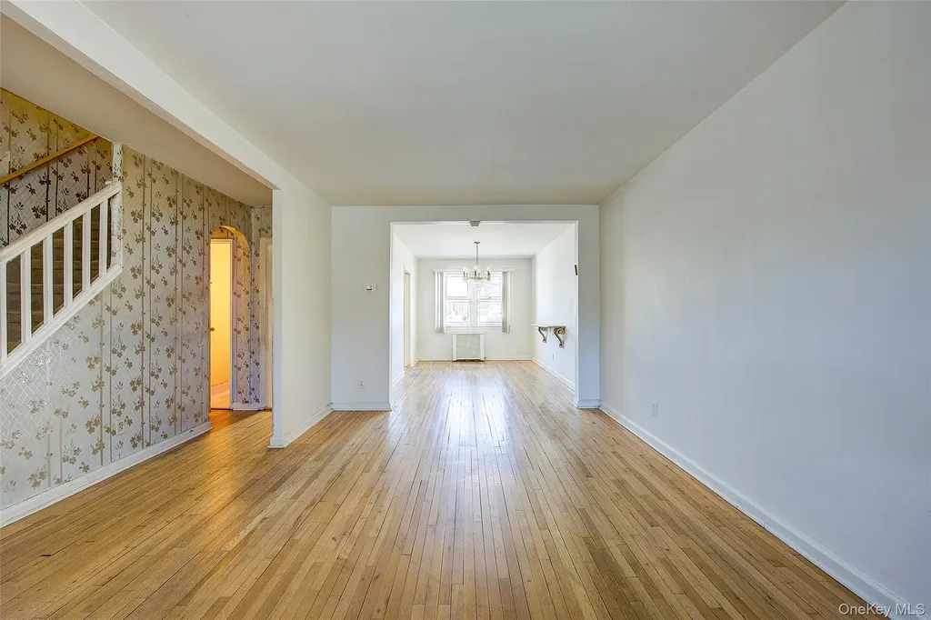 7533 168th Street Fresh Meadows NY 11366