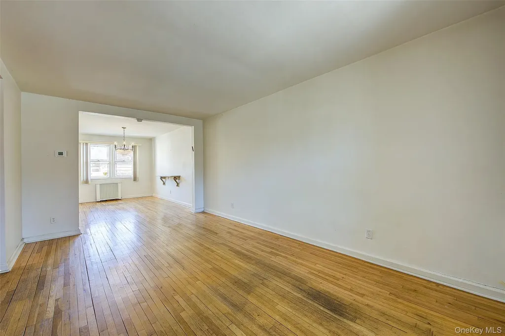 7533 168th Street Fresh Meadows NY 11366