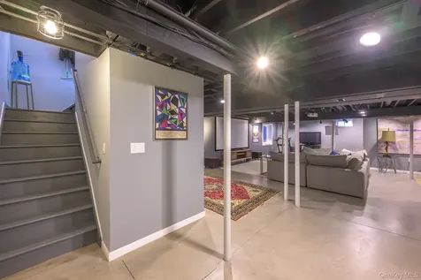 16 Lucas Lane Hudson NY 12534