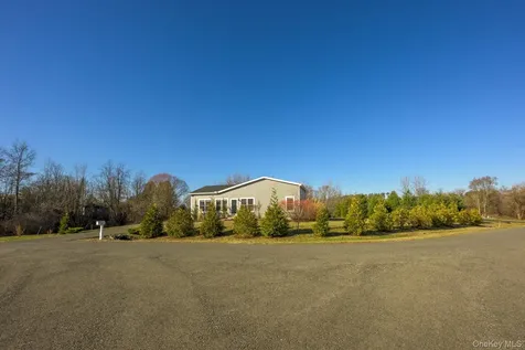 16 Lucas Lane Hudson NY 12534