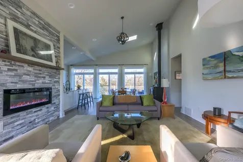 16 Lucas Lane Hudson NY 12534