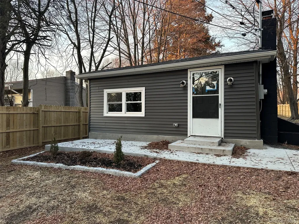 103 Sunrise Trail Wallkill NY 12589