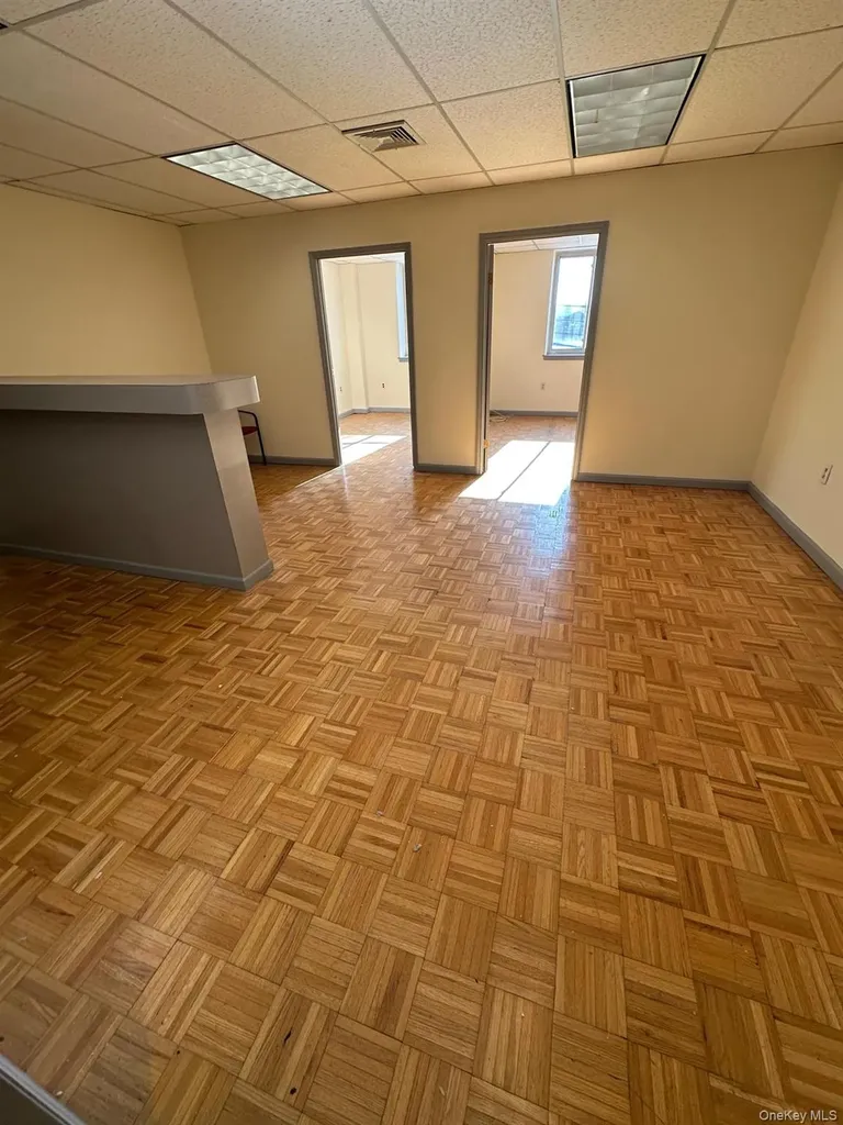 3800 E Tremont Avenue Bronx NY 10465