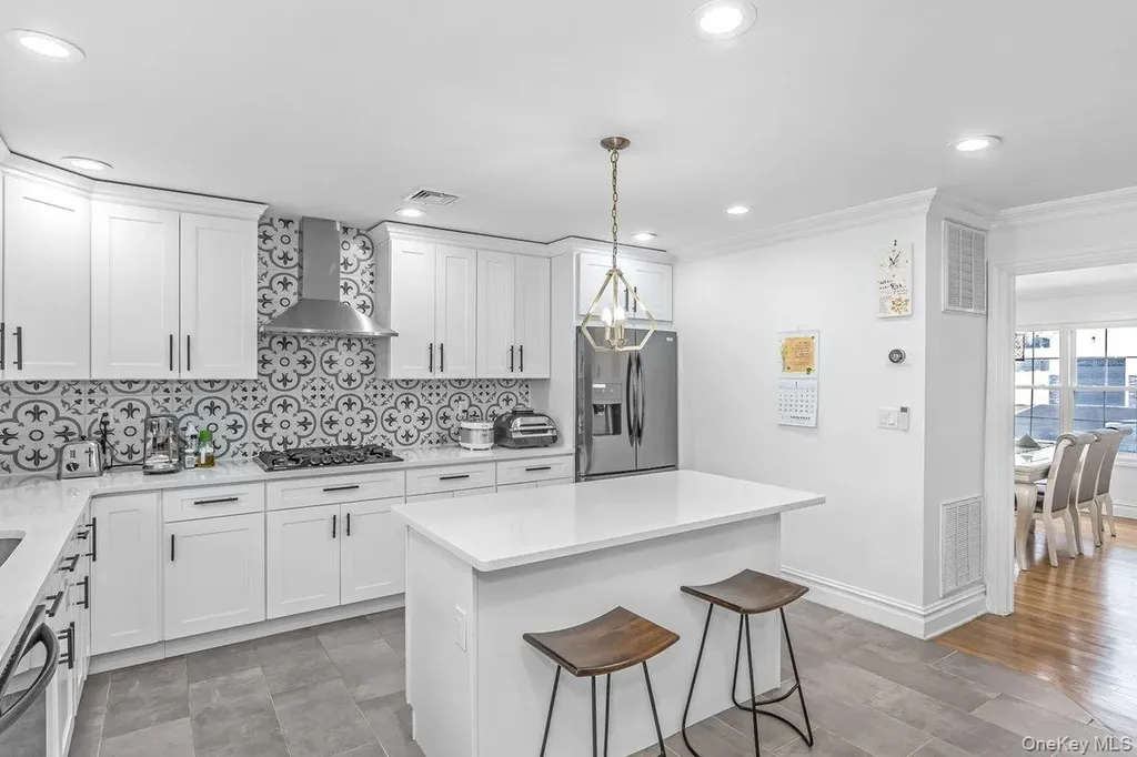 7 Sebree Place Plainview NY 11803