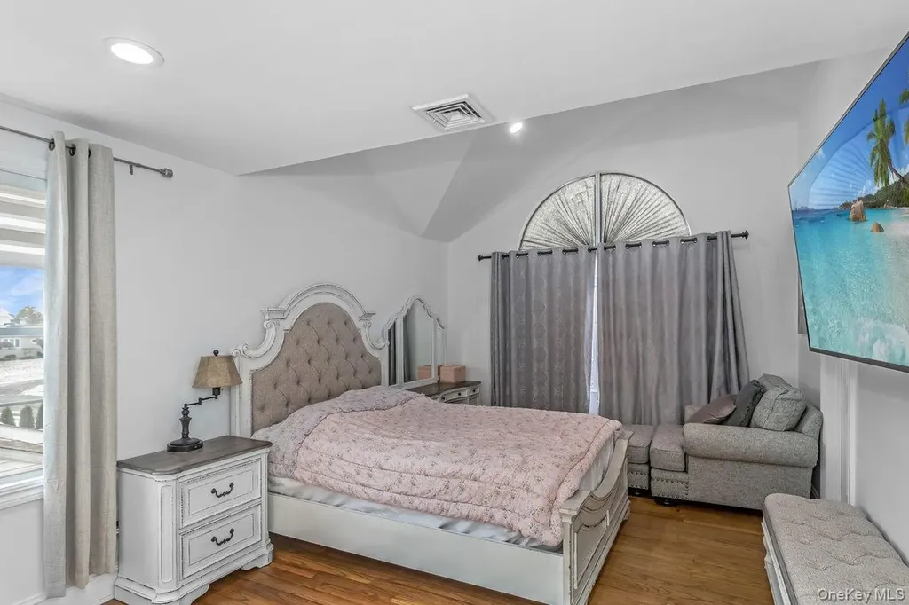 7 Sebree Place Plainview NY 11803