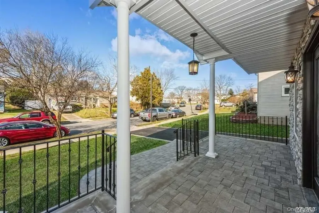 7 Sebree Place Plainview NY 11803