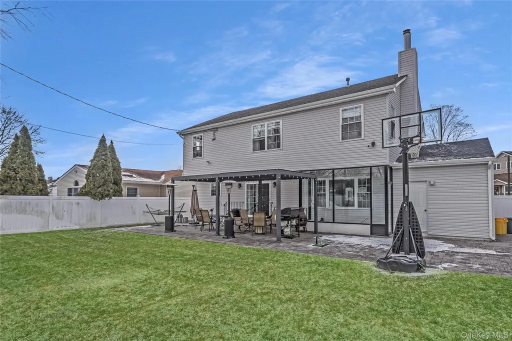 7 Sebree Place Plainview NY 11803