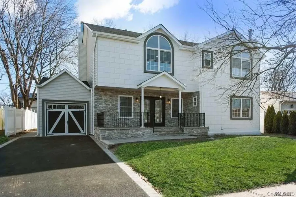 7 Sebree Place Plainview NY 11803