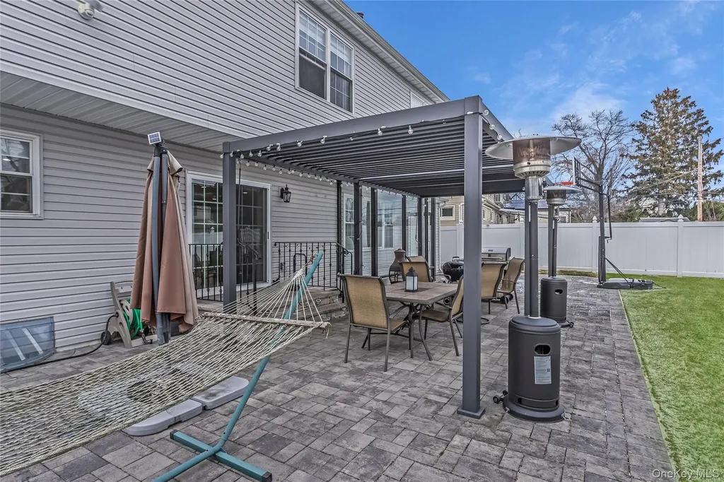 7 Sebree Place Plainview NY 11803
