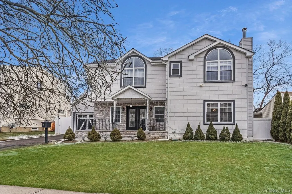 7 Sebree Place Plainview NY 11803