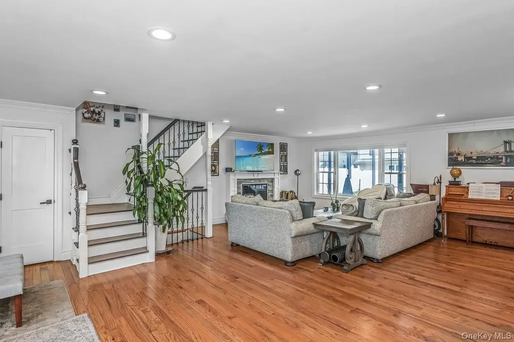 7 Sebree Place Plainview NY 11803