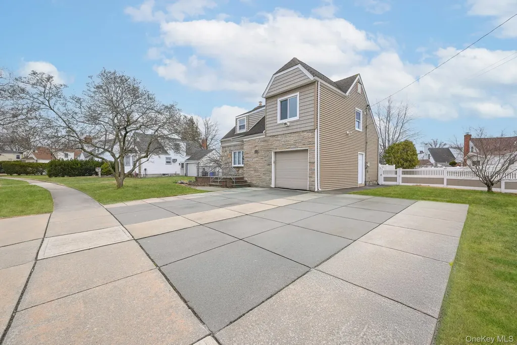 100 Morris Parkway Valley Stream NY 11580