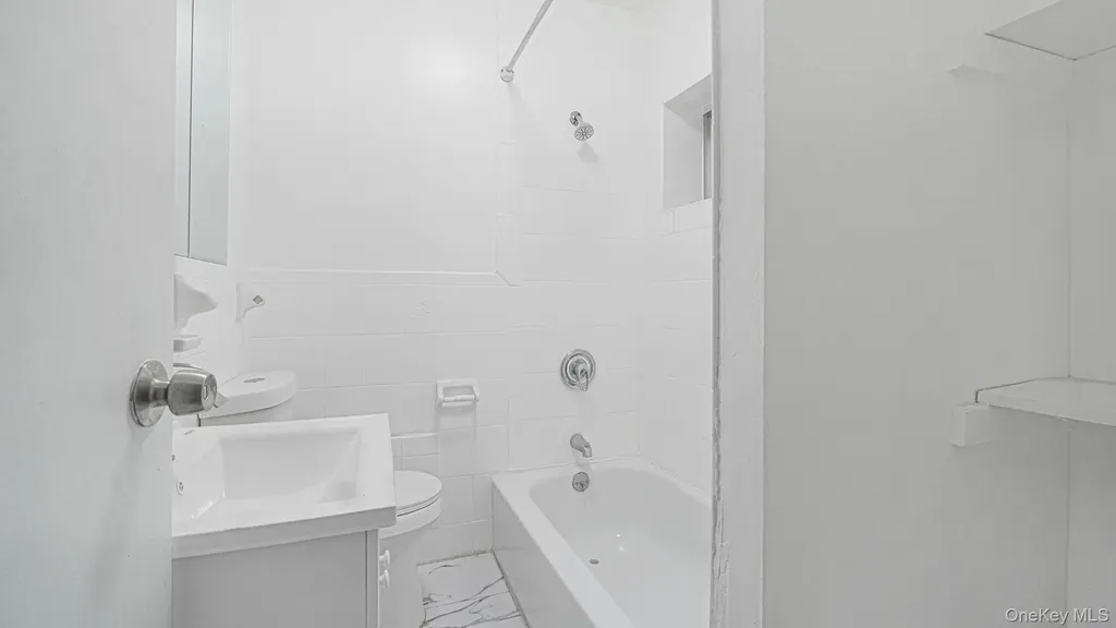1819 Palisade Place Bronx NY 10453