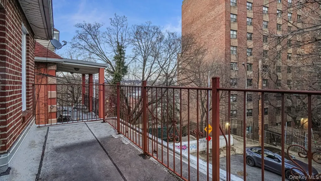 1819 Palisade Place Bronx NY 10453