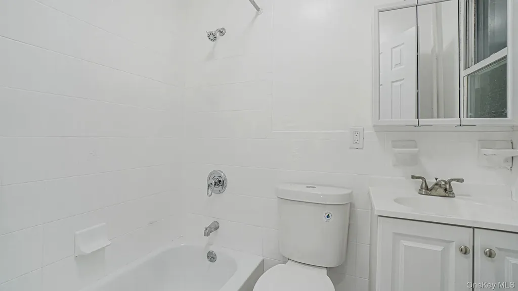 1819 Palisade Place Bronx NY 10453