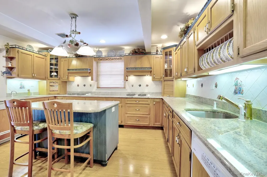 6 Orchard Hill Drive Monsey NY 10952
