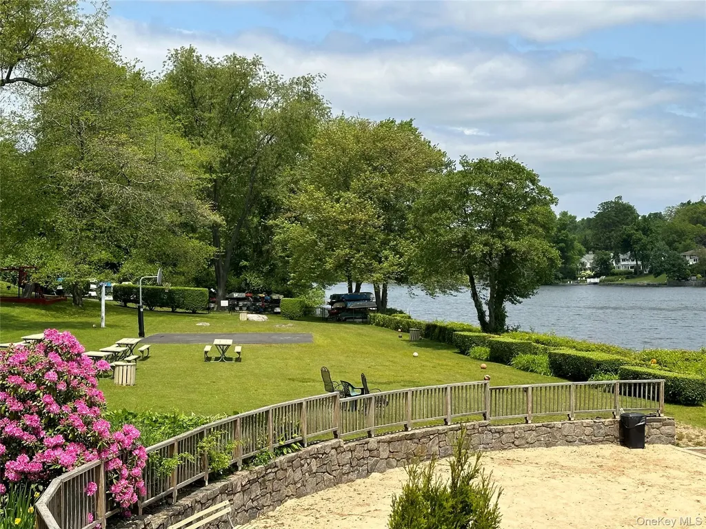 61 Manchester Eastchester NY 10709