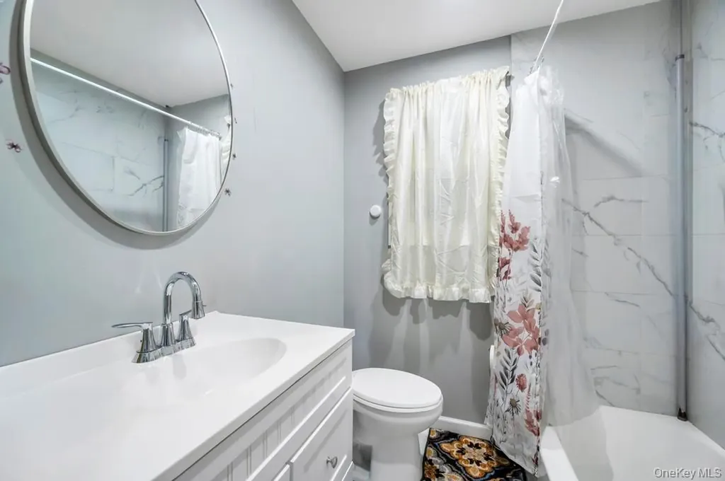 39 Andrews Avenue Wheatley Heights NY 11798