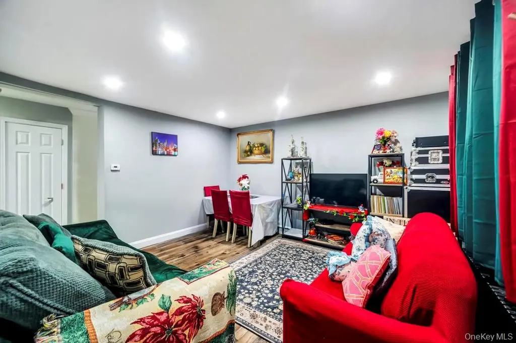 39 Andrews Avenue Wheatley Heights NY 11798