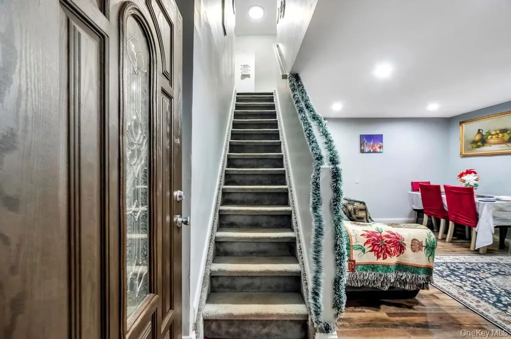 39 Andrews Avenue Wheatley Heights NY 11798