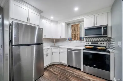 39 Andrews Avenue Wheatley Heights NY 11798