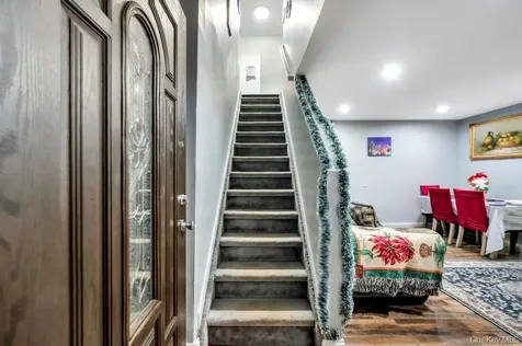 39 Andrews Avenue Wheatley Heights NY 11798