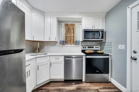 39 Andrews Avenue Wheatley Heights NY 11798