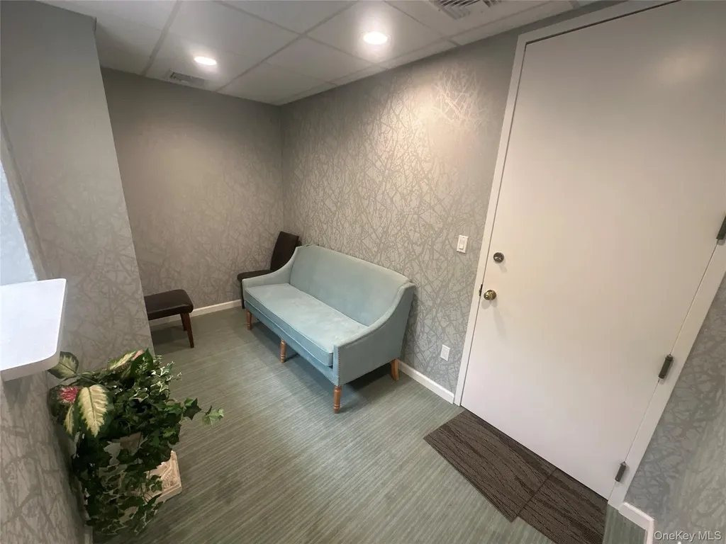 135 Rockaway Lawrence NY 11559