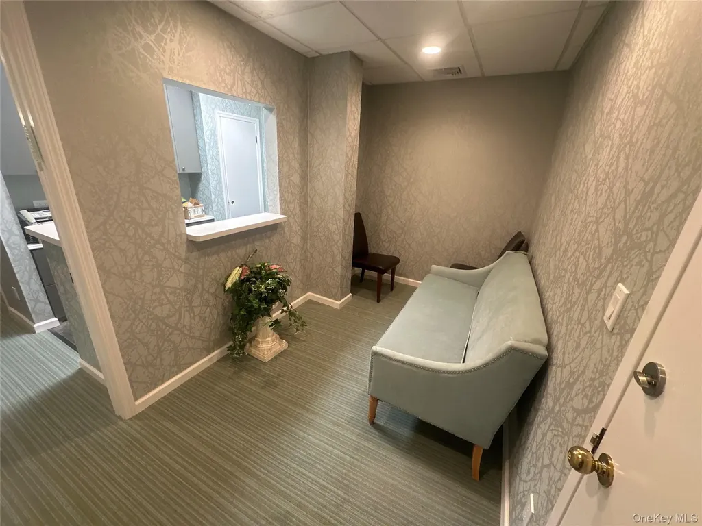 135 Rockaway Lawrence NY 11559