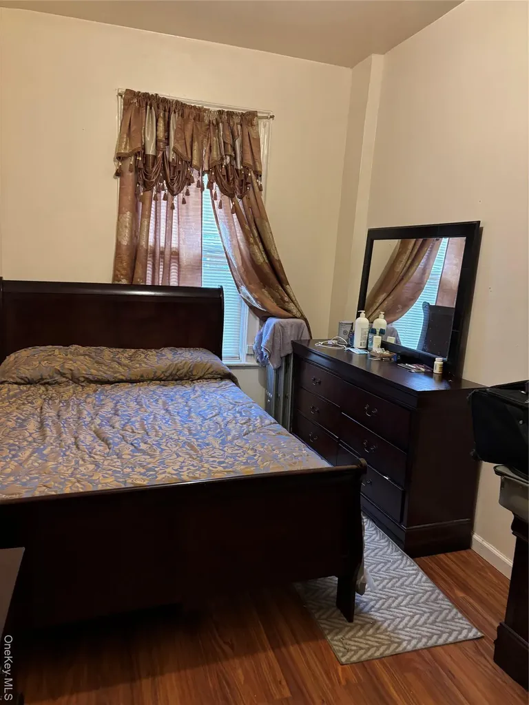 715 Rosedale Avenue Bronx NY 10473