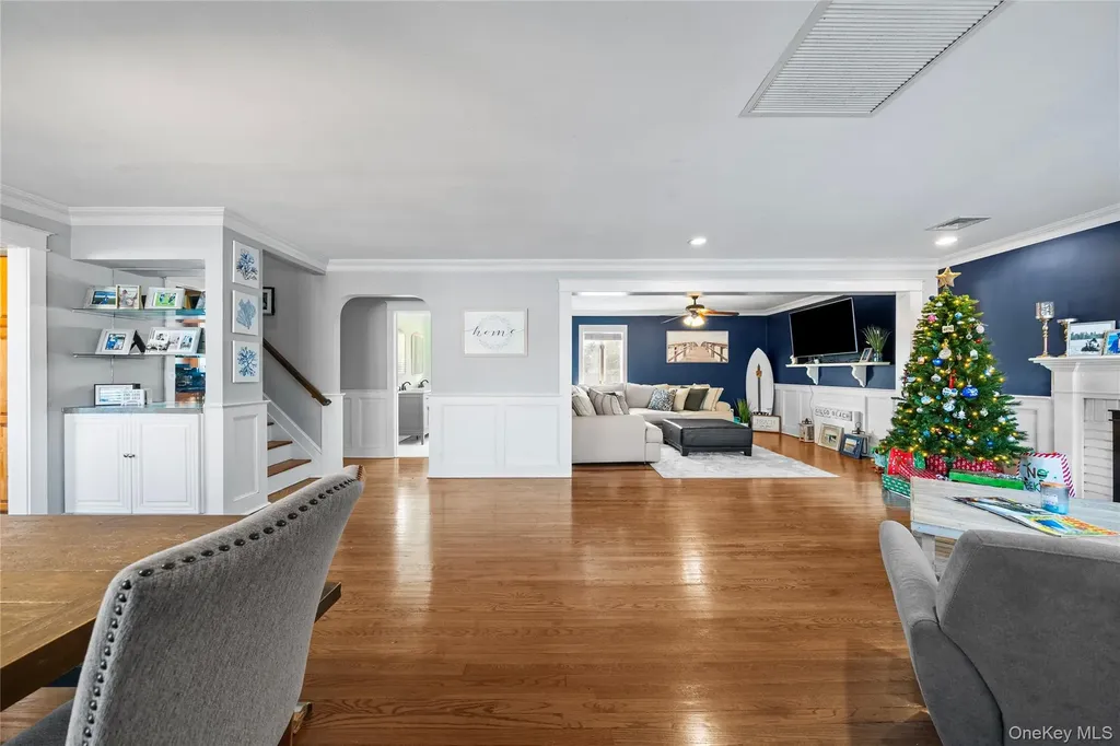 60 Pickwick Lane North Babylon NY 11703