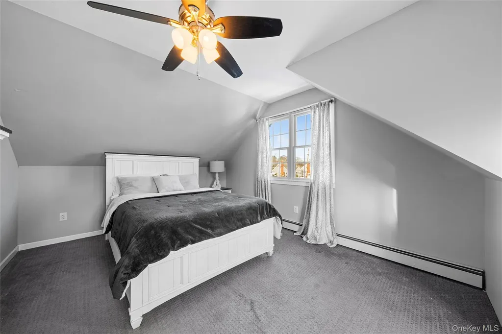 60 Pickwick Lane North Babylon NY 11703