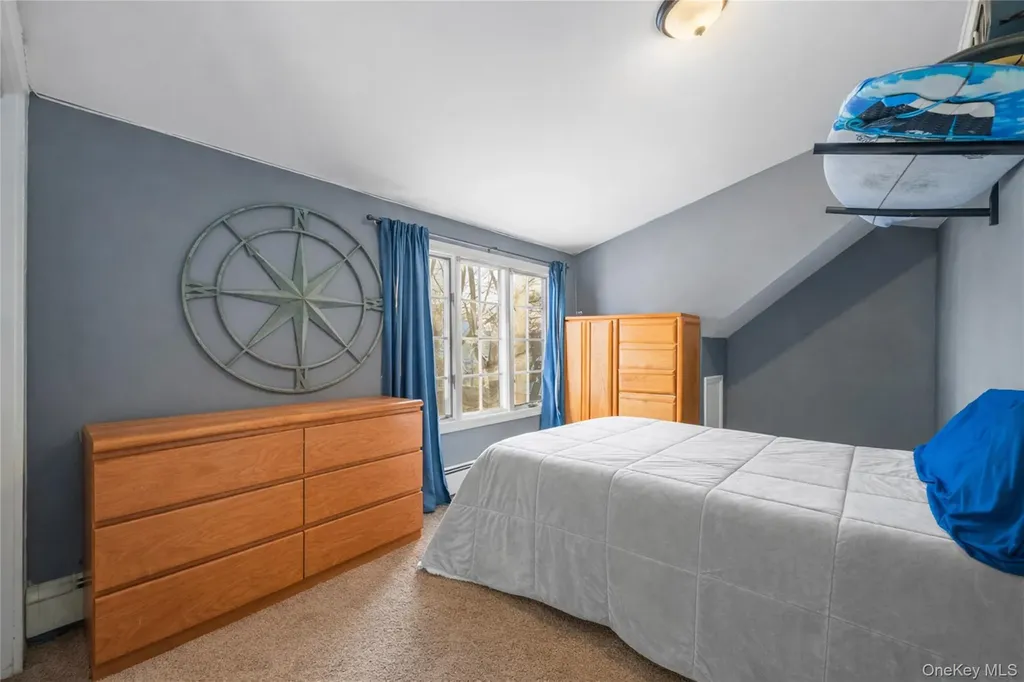 60 Pickwick Lane North Babylon NY 11703