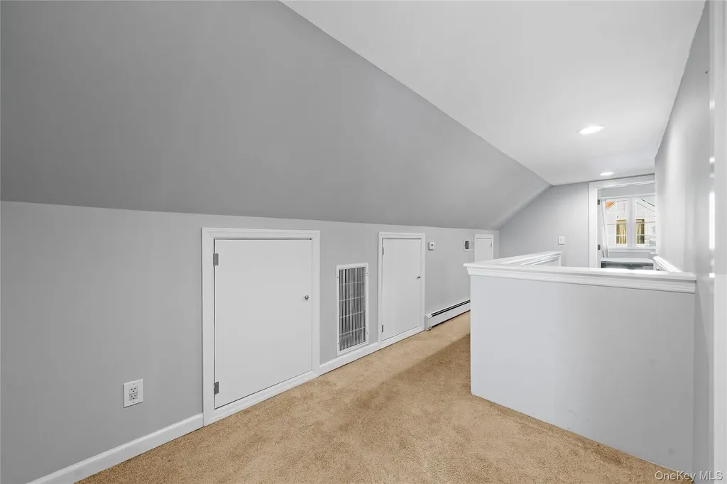 60 Pickwick Lane North Babylon NY 11703