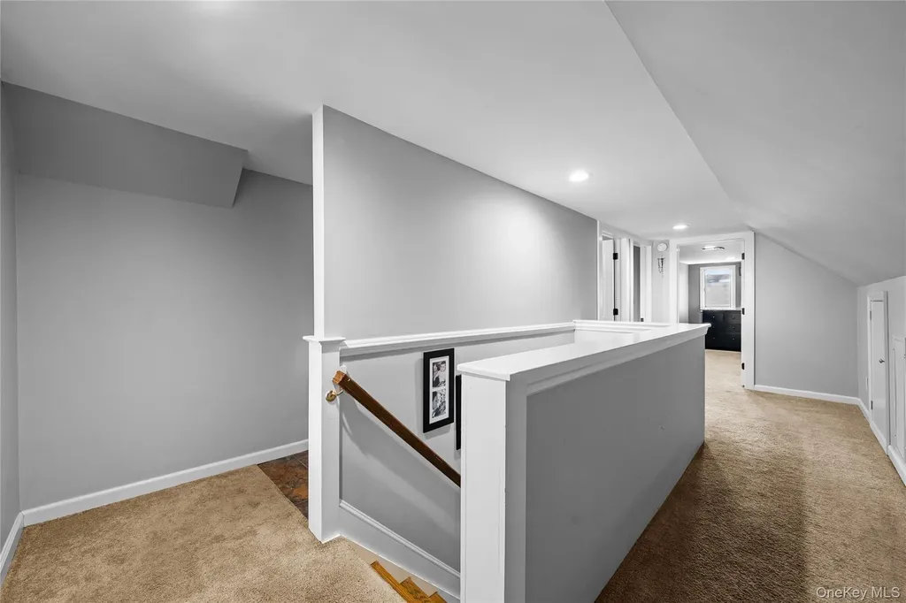 60 Pickwick Lane North Babylon NY 11703