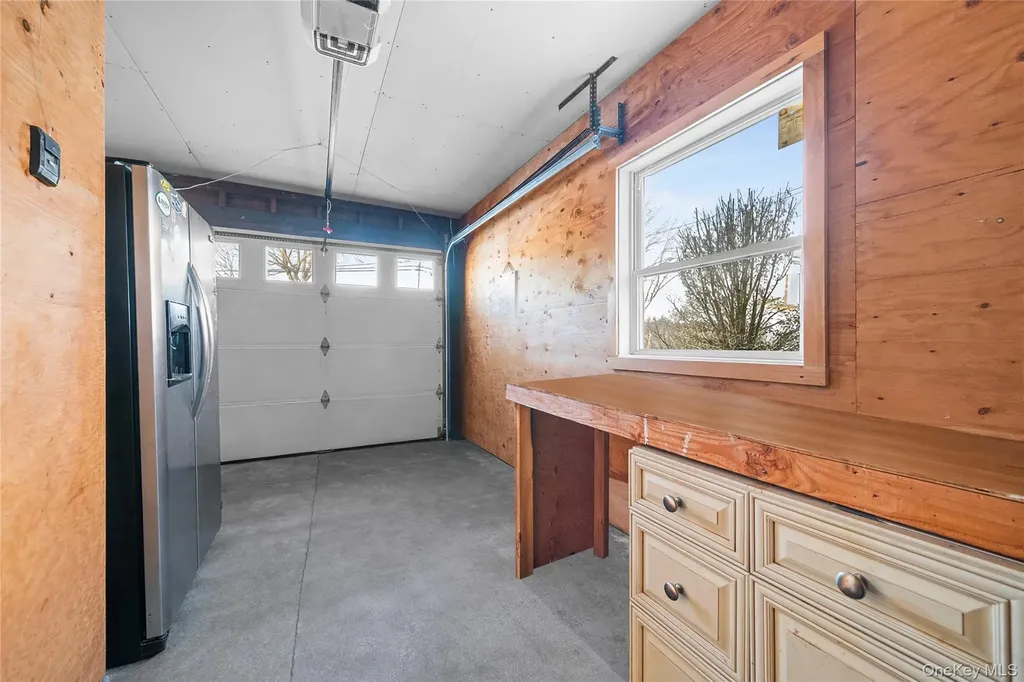 60 Pickwick Lane North Babylon NY 11703