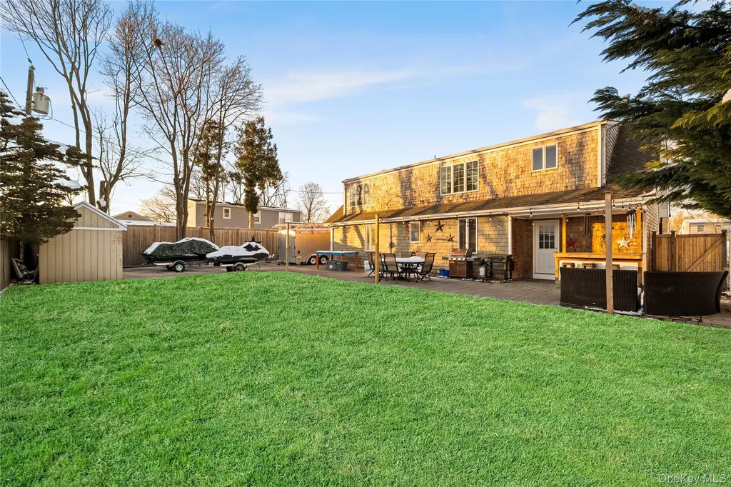 60 Pickwick Lane North Babylon NY 11703