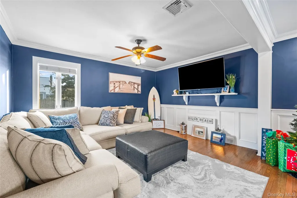 60 Pickwick Lane North Babylon NY 11703