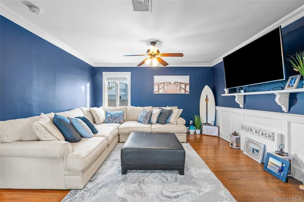 60 Pickwick Lane North Babylon NY 11703