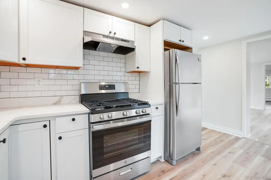 3 Pond Road Hyde Park NY 12601